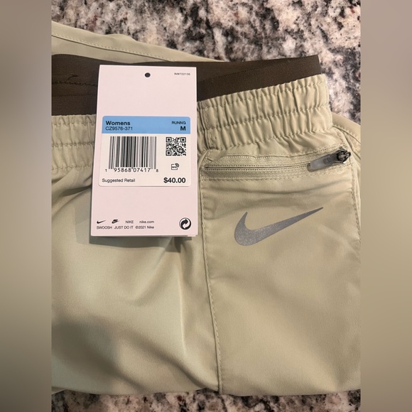 NWT NIKE dri-fit running shorts - Picture 6 of 7
